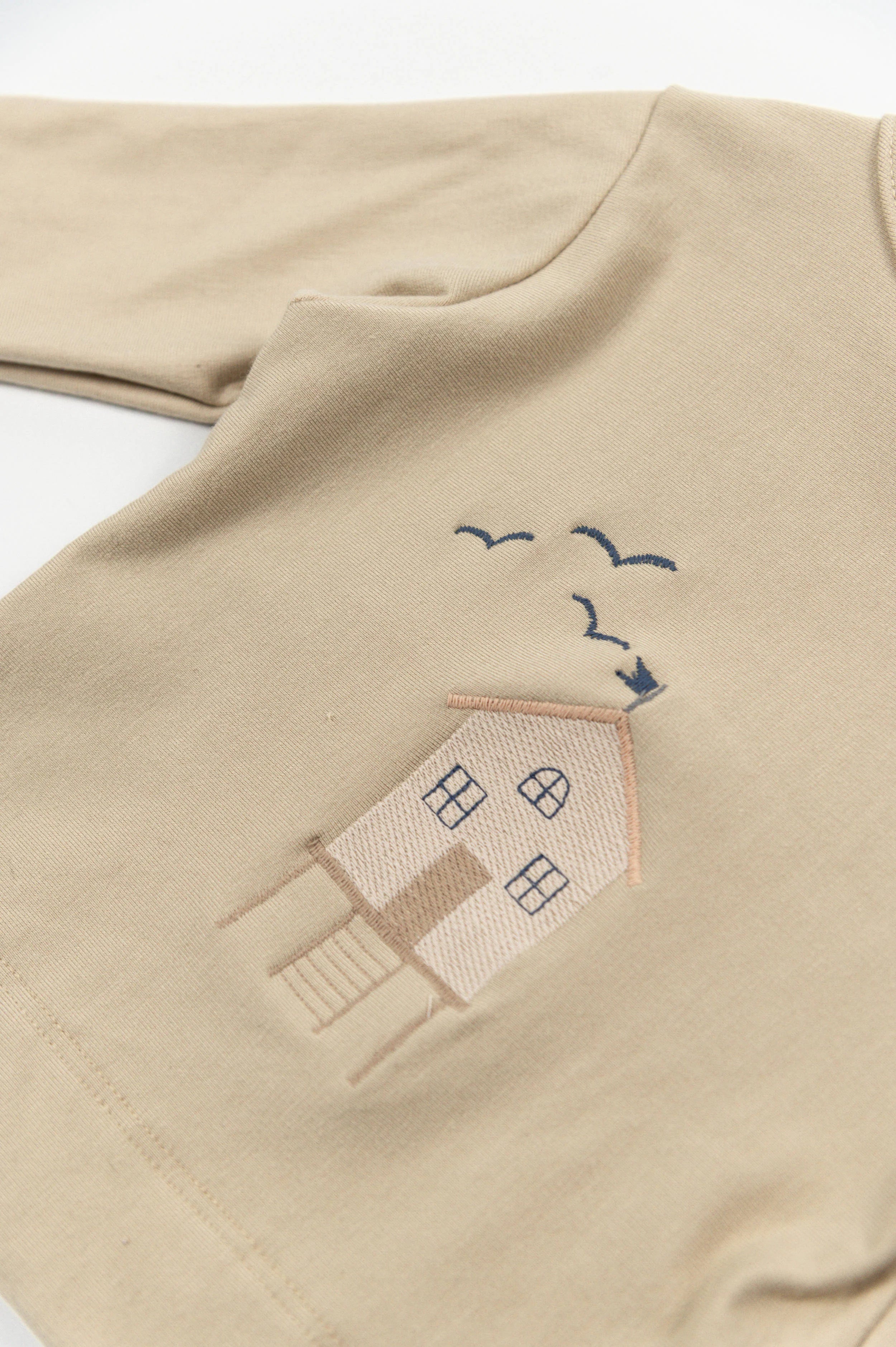 Maglia con ricamo Surf house